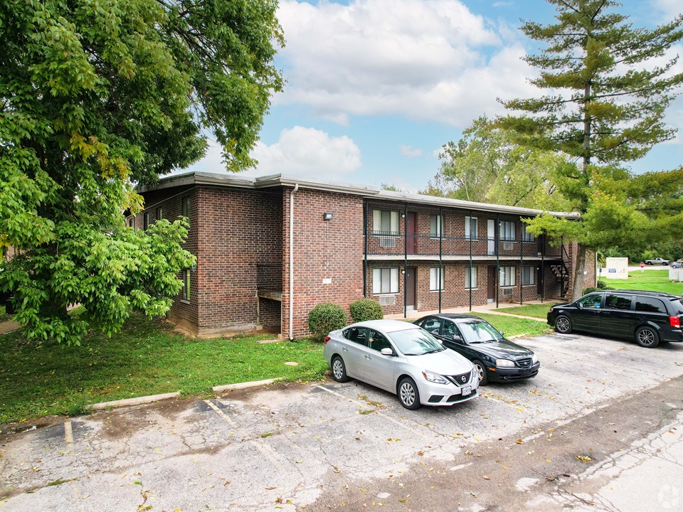 Exterior Building at Springwood Apartments in Saint Louis, MO 63121