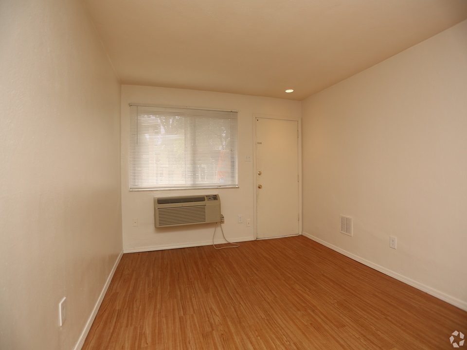 Living Room at Springwood Apartments in Saint Louis, MO 63121