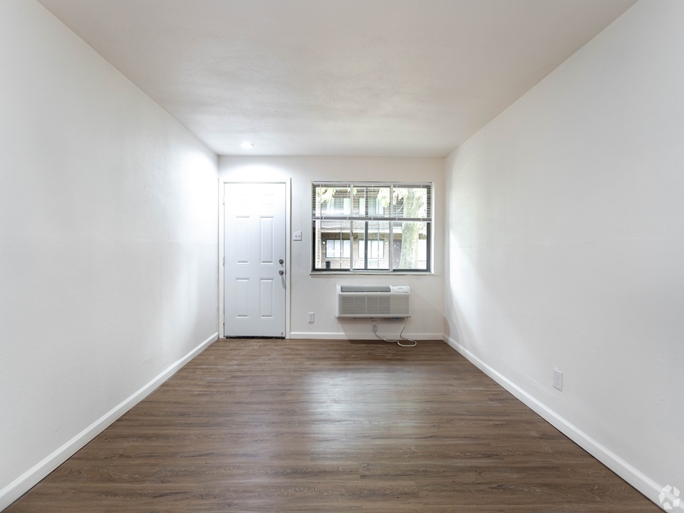 Living Room at Springwood Apartments in Saint Louis, MO 63121