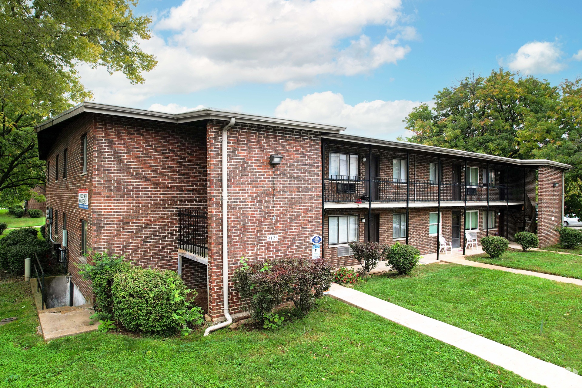 Springwood  Apartments community view in Saint Louis Missouri