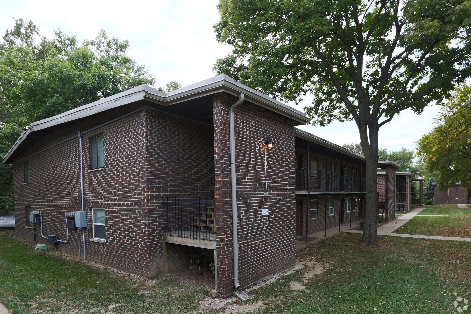 Springwood Apartments exterior in Saint Louis, MO